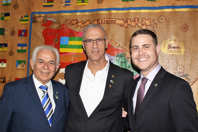 Prof. Uchôa, Yossi Shelley e Dr. Diego Menezes