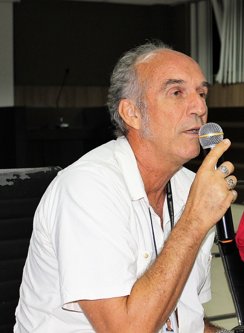 Dr. Renan Tavares